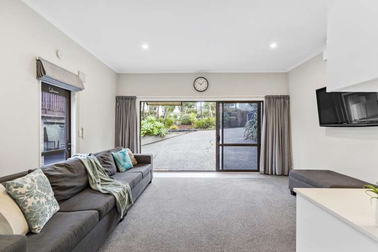 520 West Coast Road Oratia_25