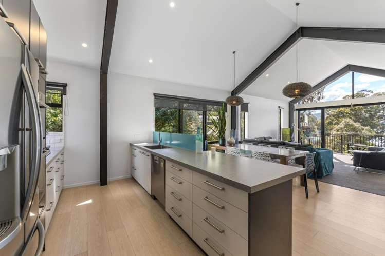 8 Merlincote Crescent Governors Bay_8