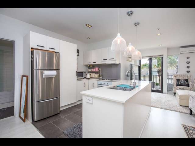 B106/525 East Coast Road Browns Bay_2