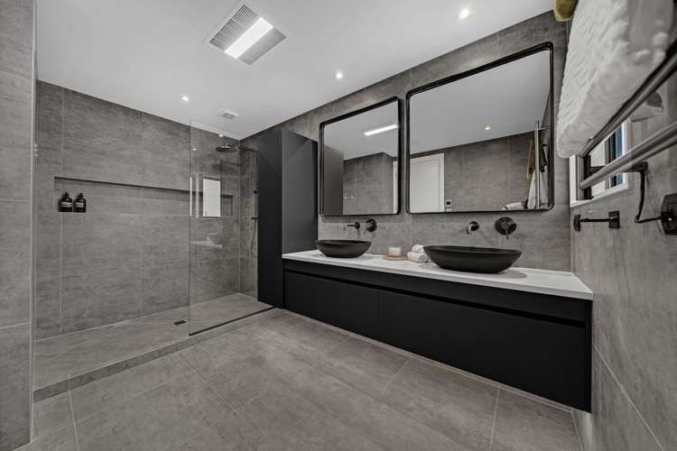 3 Bendridge Street Flat Bush_16