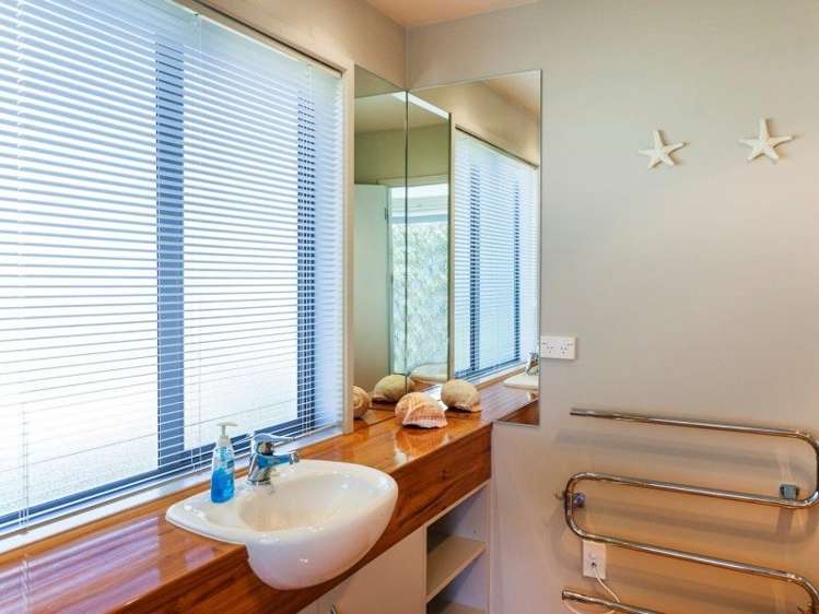 124 Sands Crescent Matarangi_9