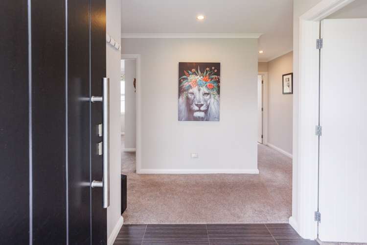 11 Saint Heliers Grove Fitzherbert_7