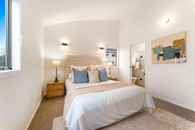 2/10 Windsor Place Windsor Park_13