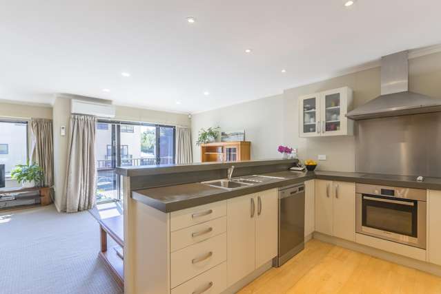 5/8 Wellington Road Paekakariki_1