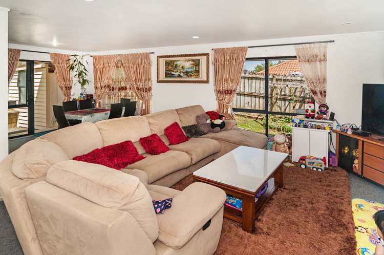 18 Walter Little Way Flat Bush_20