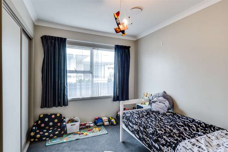 82 Wycliffe Street Onekawa_11