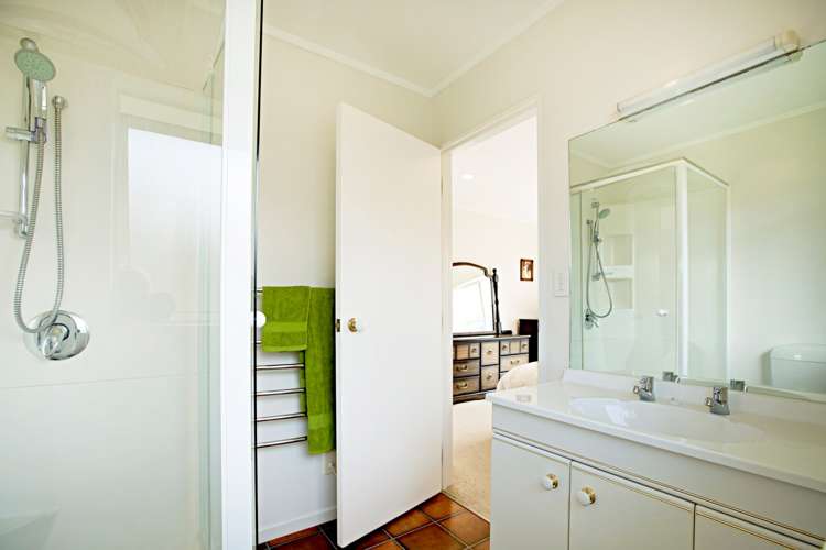 16 Ambleside Drive Northpark_16