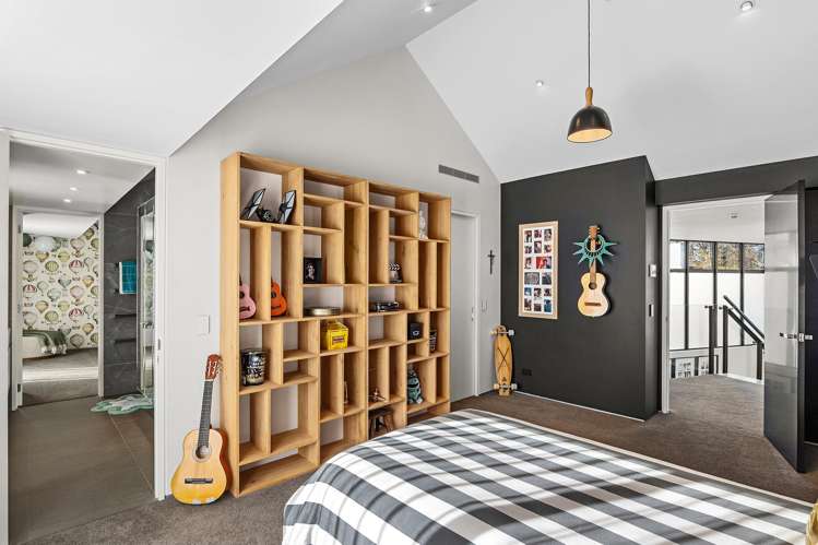 7 Helmores Lane Merivale_25