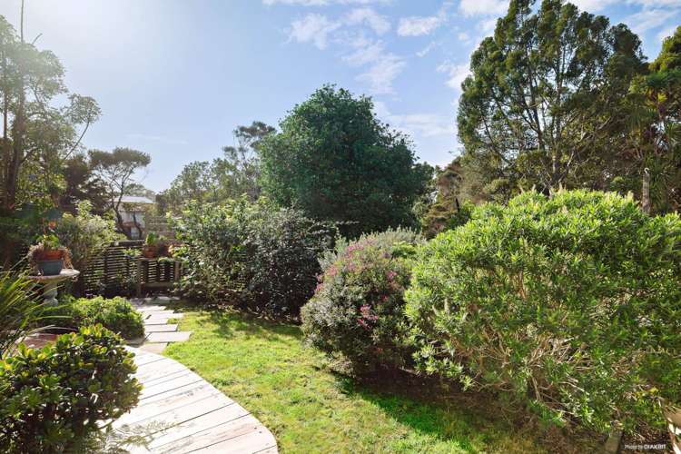 6/12 Wernham Place Northcote_18