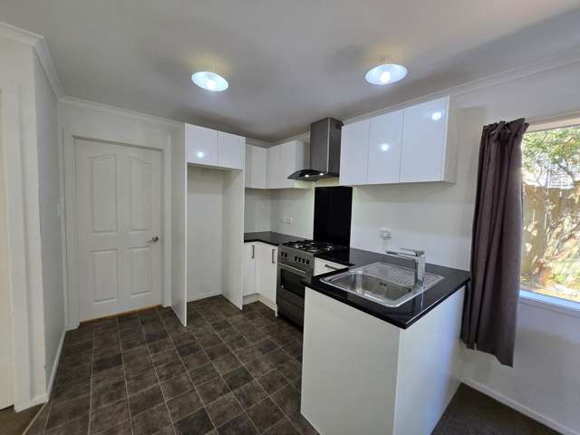 Granny Flat/66 Rivervale Grove Stanmore Bay_4