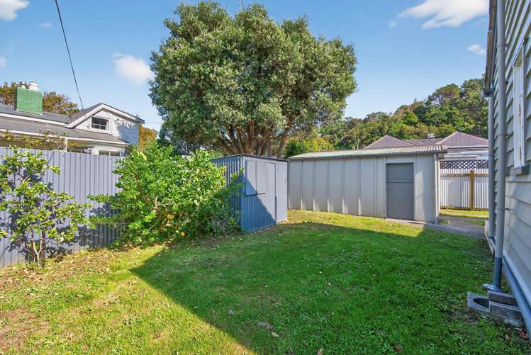 34 Riddlers Crescent Petone_17