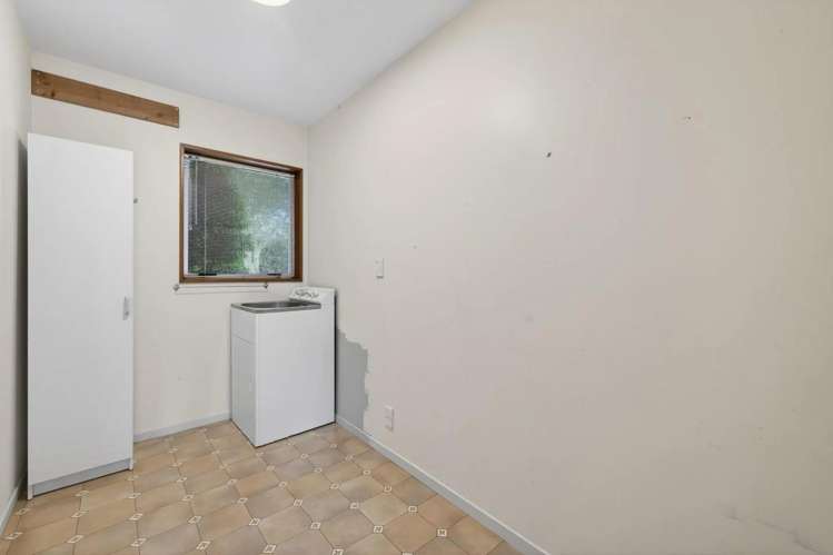 300 Kensington Avenue 11353_10