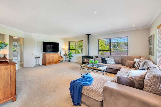 41 Mayfair Crescent Mairangi Bay_1