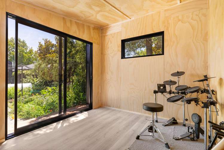 108 Tomes Road Saint Albans_18