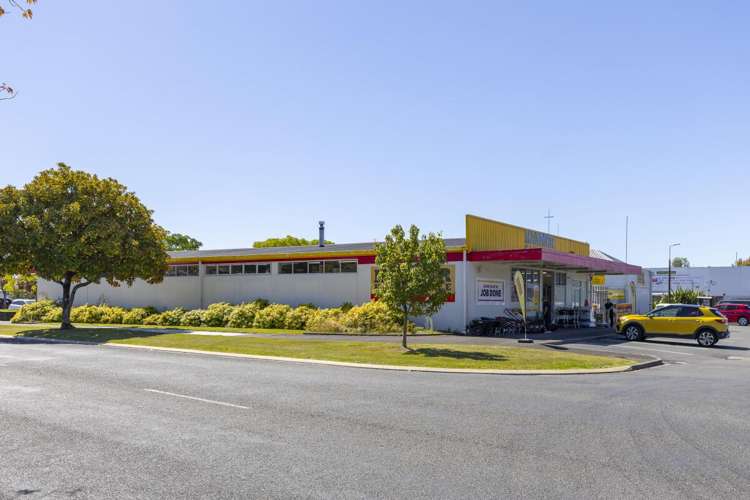 2 The Town Centre Turangi_11