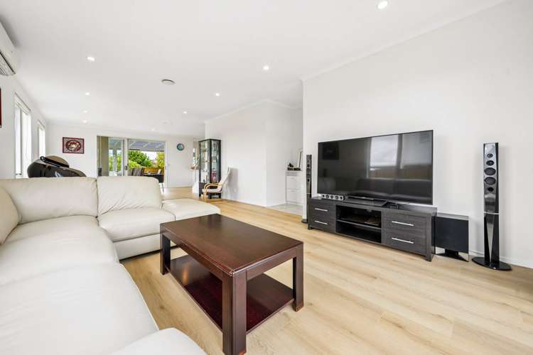 77 Mackay Drive Greenhithe_4