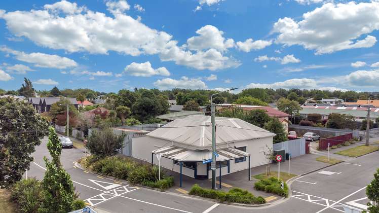 475 Worcester Street Linwood_13