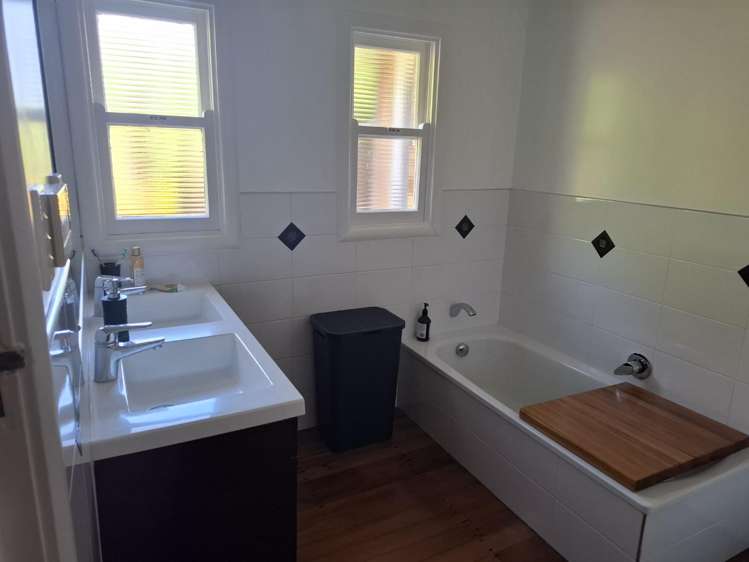 492 River Road 10458_18