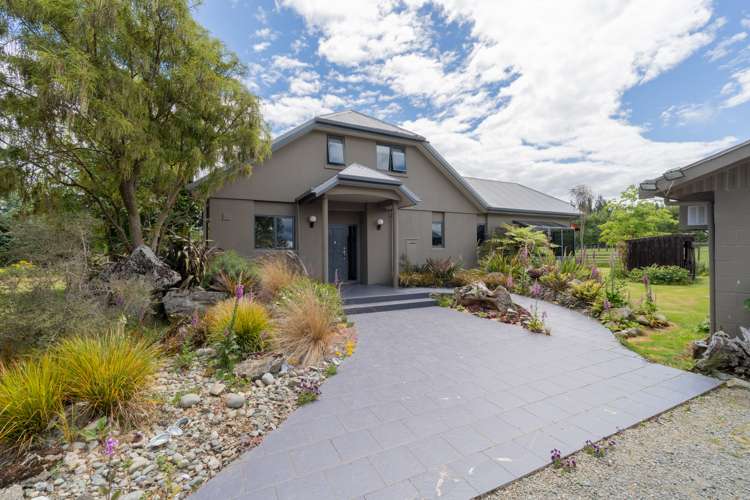 615A Te Anau Mossburn Highway Te Anau_17