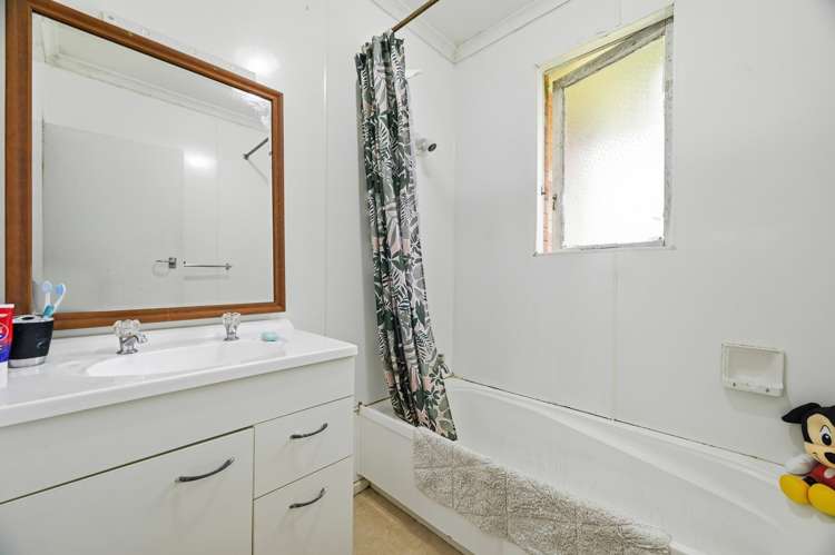 154 Clayton Road Mangakakahi_18