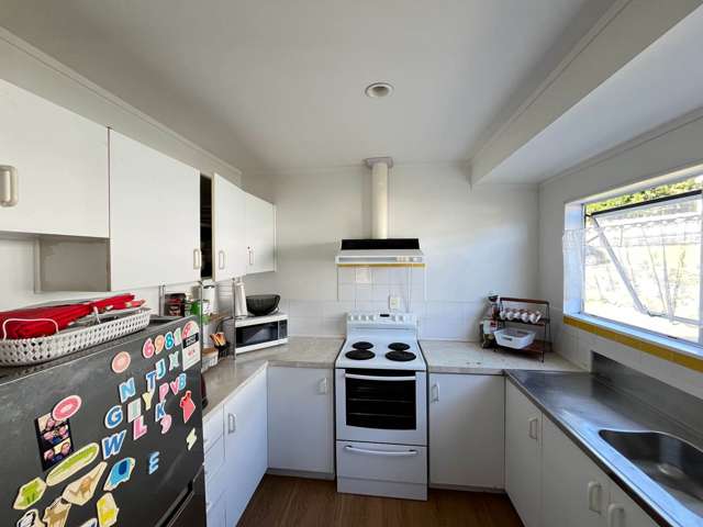 1/21 Maywood Crescent Glen Eden_2