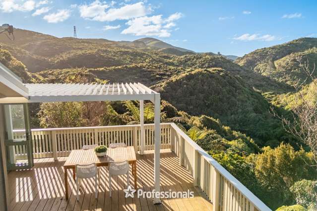 BUSH VIEWS, BIG SPACES & BEAUTIFUL LIVING
