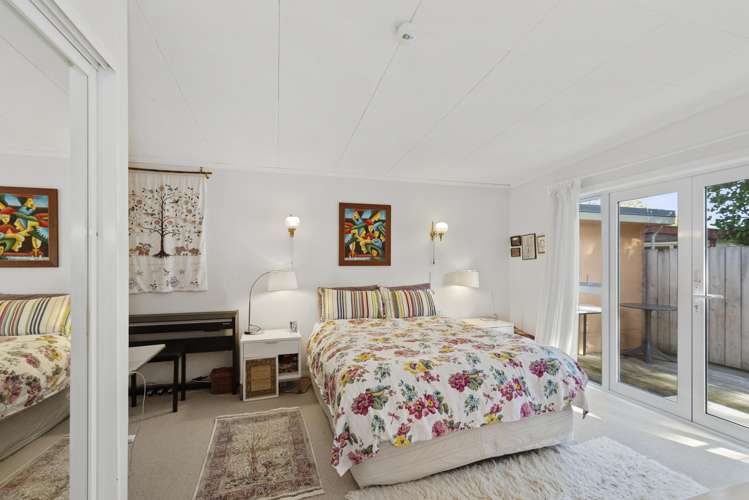 97 Seabrook Avenue New Lynn_14