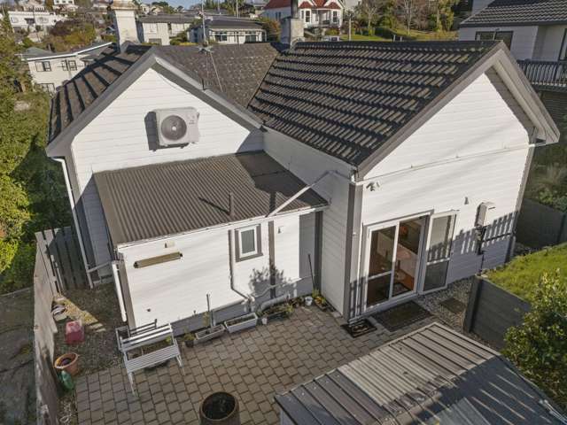 Charming Villa with Dual Access