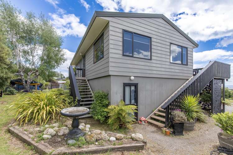 10 Rowena Crescent Motuoapa_25