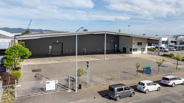 Hornby Warehouse with Canopy & Yard - Sublease