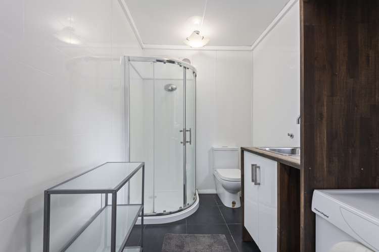 5 Featherston Street Takaro_11