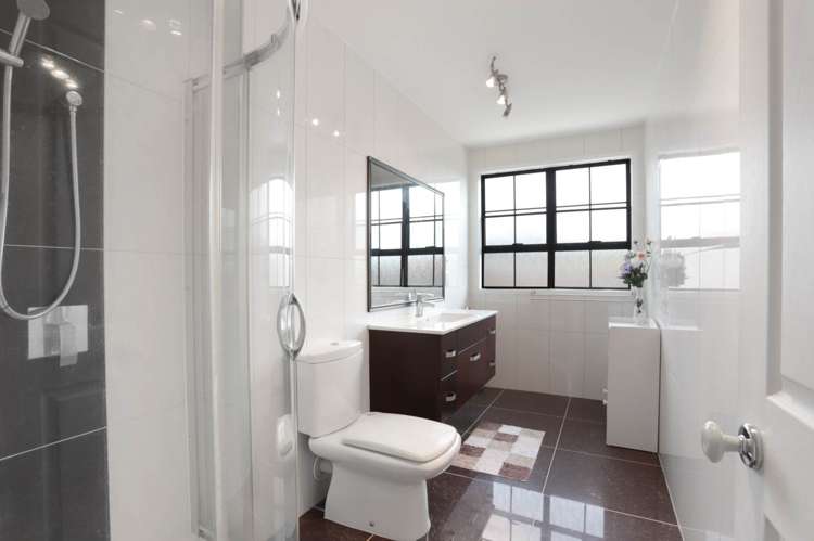 1/63 Manhattan Heights Glendene_19