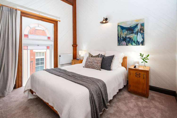 2/235 Adelaide Road Newtown_6