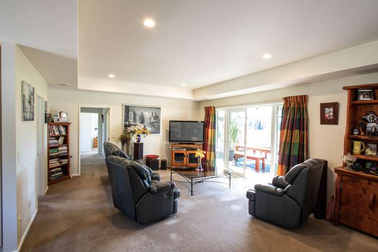 4 Terrace View Hokitika_12