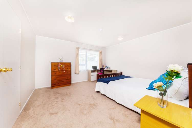 17 Robin Brooke Drive Flat Bush_16