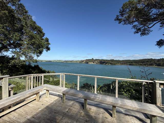 Three bedroom with sea views