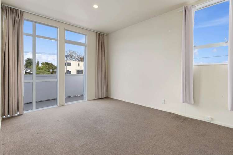 4 Winscombe Street Belmont_12