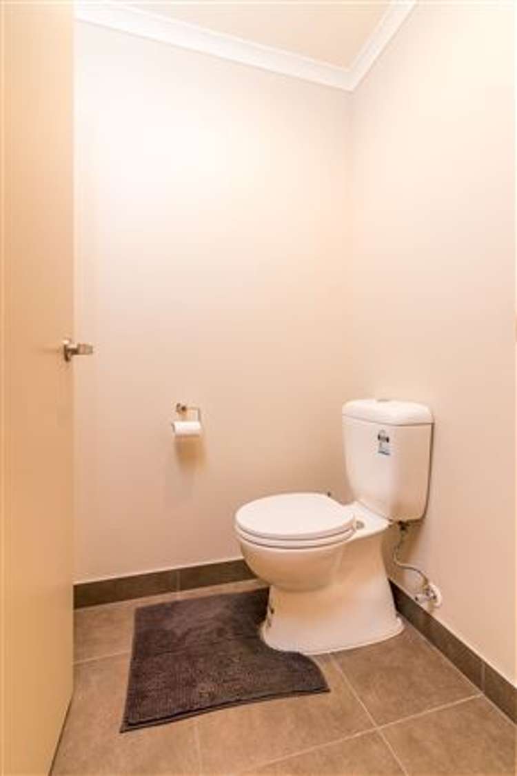 8 Regis Park Drive Pukekohe_18