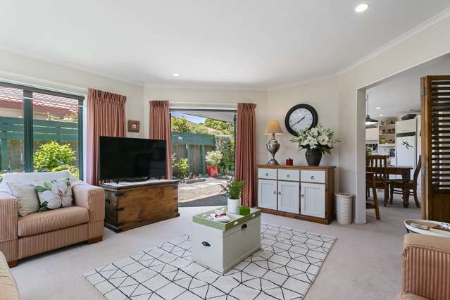 2/30 Fairview Terrace Waipahihi_2