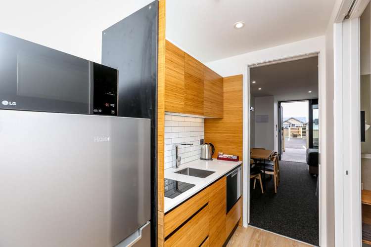 464-466 Devon Street East Strandon_12