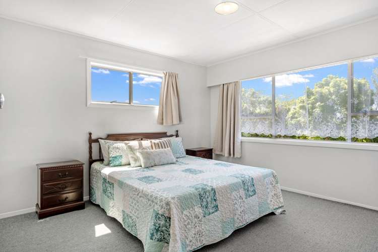 10 Cornwall Place Stoke_14