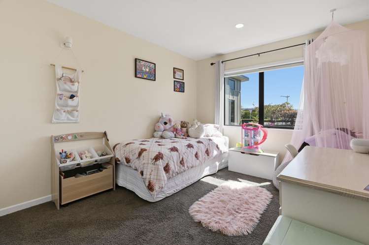 2 Benmore Crescent Pyes Pa_19