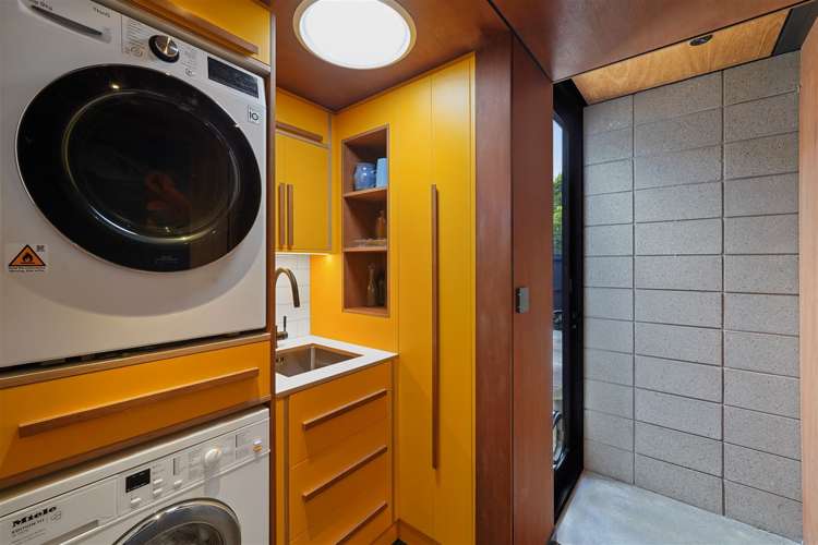 42 Whitfield Street Sumner_18