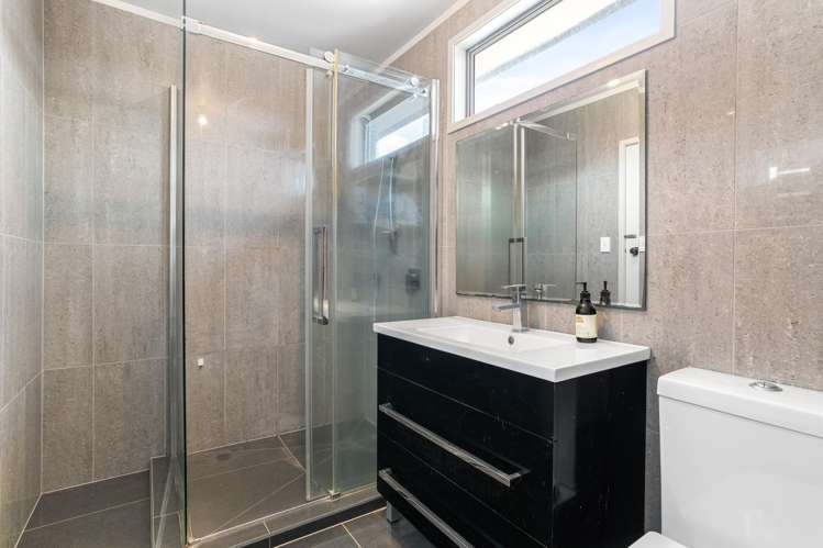 102B The Square Whangamata_9