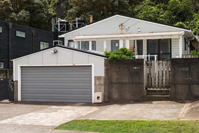 392 The Esplanade Island Bay_2