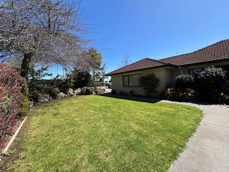 112 Rowesdale Drive 1115_2