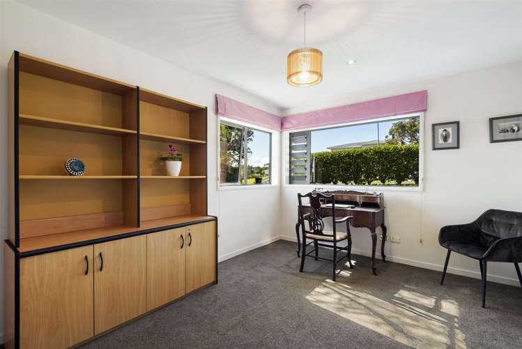 17 Mayfair Crescent Mairangi Bay_16