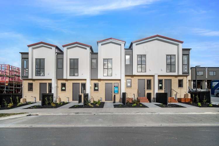 16 Papatahi Lane Flat Bush_13