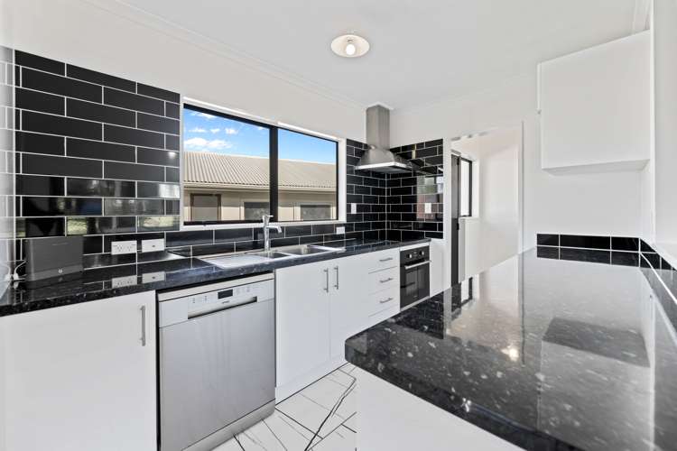 26 Kiddle Drive Hilltop_7