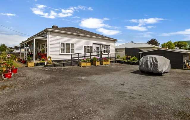 STRATFORD - 3 BEDROOMS